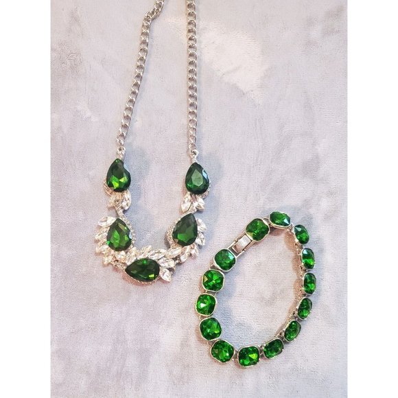 Emerald Green Silver Tone Necklace And Bracelet Set Faceted Rhinestone Jewelry - Picture 5 of 8